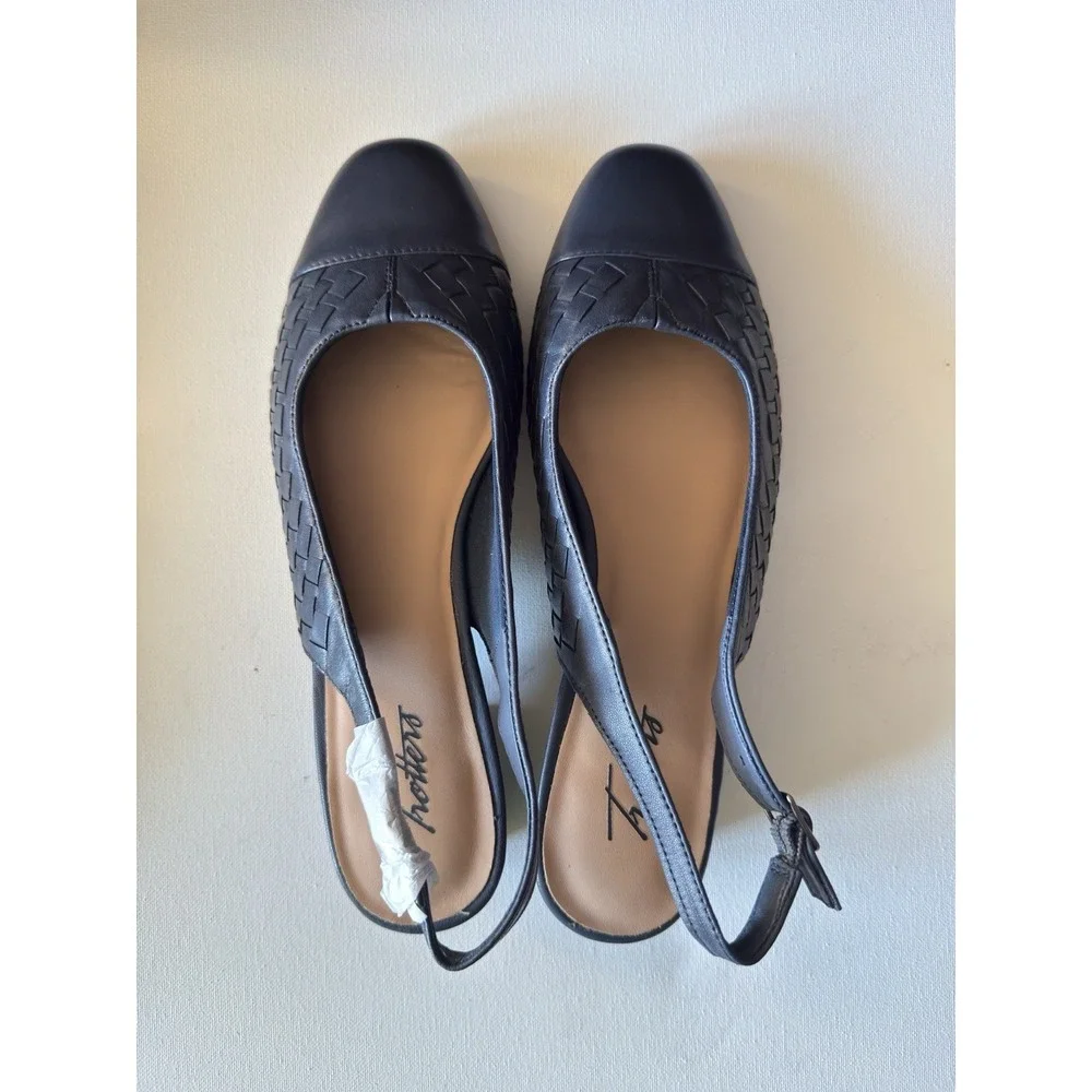 Trotters Women's Dea Pump Woven Black Back Strap Size 10M